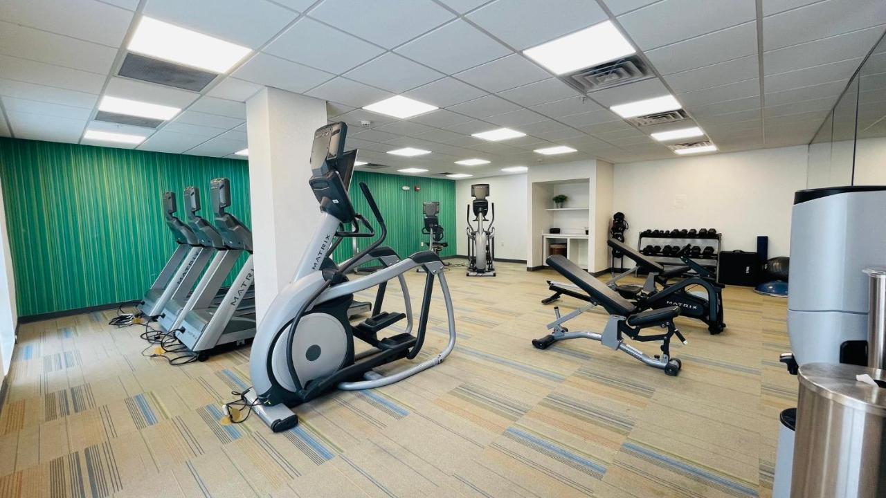 Holiday Inn Express & Suites Columbus North By Ihg Exteriér fotografie