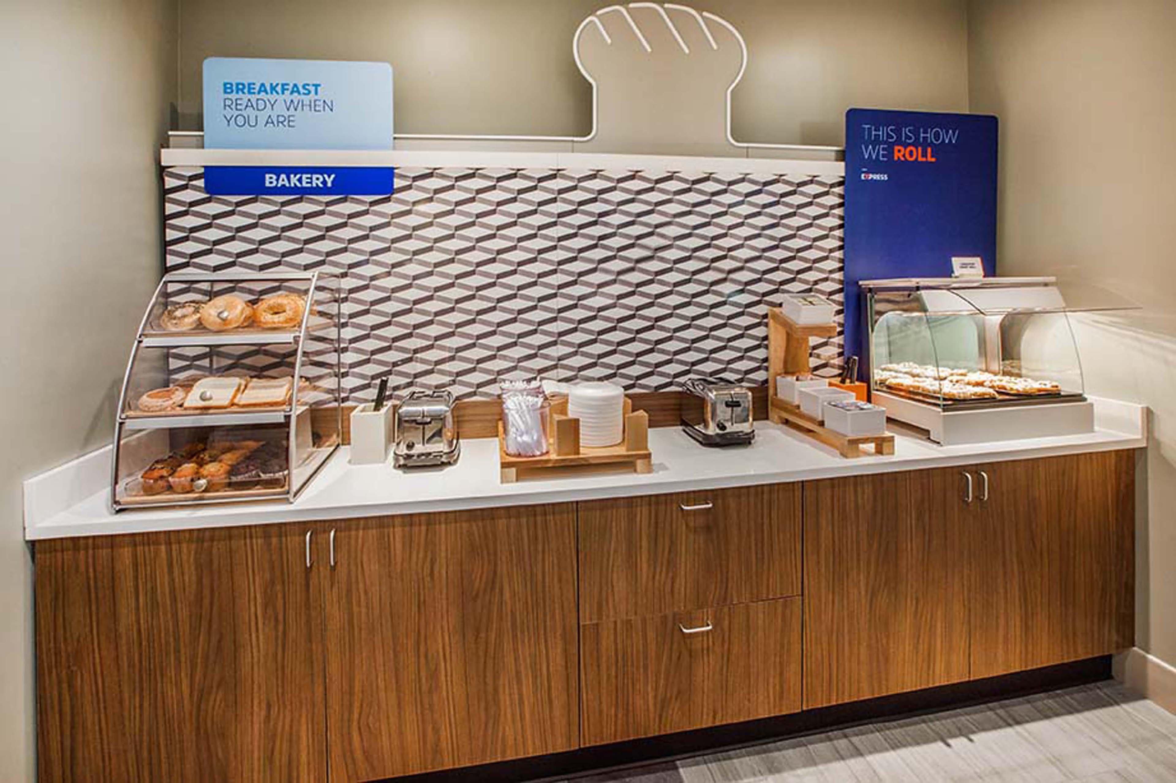 Holiday Inn Express & Suites Columbus North By Ihg Exteriér fotografie