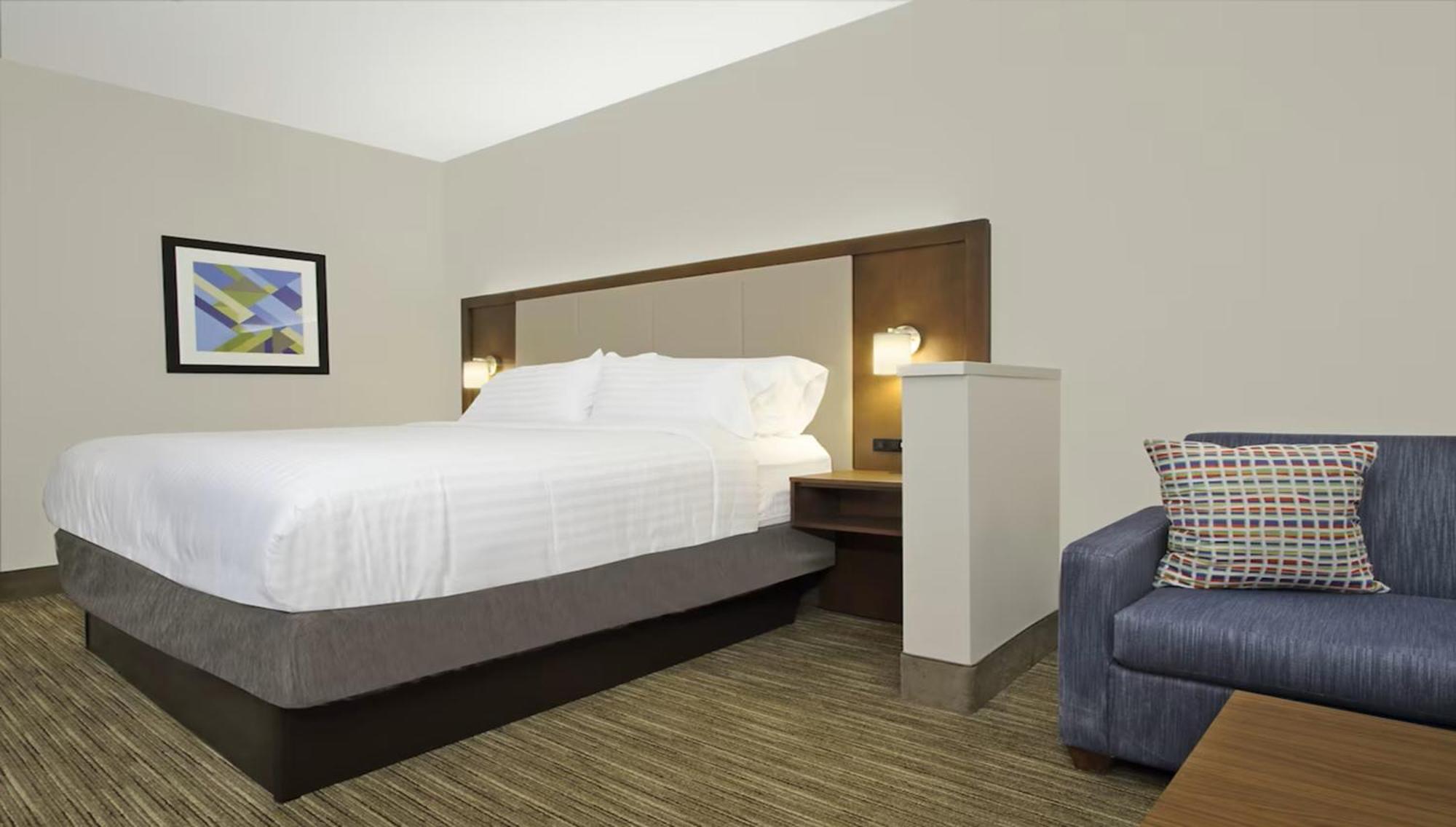 Holiday Inn Express & Suites Columbus North By Ihg Exteriér fotografie